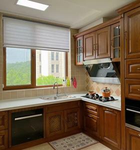 Кухонные шкафы и тумбы для хранения из массива дерева в китайском стиле на заказ - Product Image 1