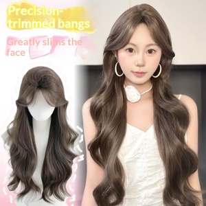 Perruque quotidienne à grandes vagues, fabriquée à la machine, résistante à la chaleur, effet naturel et volumineux, avec simulation de volume sur le dessus de la tête, pour une allure décontractée. - Product Image 2