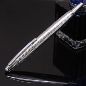 Penna <span class=keywords><strong>stilografica</strong></span> personalizzata stampa penna <span class=keywords><strong>stilografica</strong></span> in metallo a griglia a righe penna a inchiostro retrattile (EF/F Nib) - Product Image 1