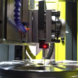 Tour de réparation de jante de roue en alliage CNC de véhicule automatique mobile vertical AWR701VP Machine de réparation de jante de roue magnétique taillée en diamant - Product Image 6