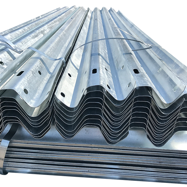 Горячая окунутая гальванизированная Усовик хайвея ролл ISO & CE безопасности дорожного движения защитное ограждение кассы