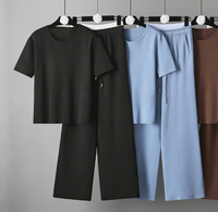 Ensemble deux pièces décontracté et polyvalent pour femme : haut tricoté à manches courtes brodé et pantalon large – Vente en gros usine