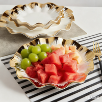 Chine nouveau design ensemble d'assiettes en céramique de luxe de bonne qualité arabe doré pour la fête de mariage