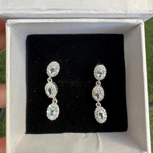 Boucles d'oreilles clous en or 10K avec topaze bleue et diamants, véritables pierres précieuses solitaires à trois pierres, bijoux de mode tendance, cadeau pour femme - Product Image 1