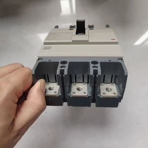 Disjoncteur à boîtier moulé NSC250S 3P/200A neuf et original (type air, cuivre et plastique) avec garantie d'un an - Product Image 5