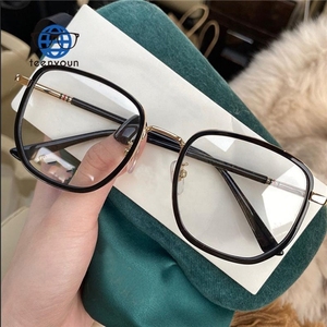 Teenyoun-gafas personalizadas para mujer, anteojos Retro con montura cuadrada grande, antimiopía, con bloqueo de luz azul - Product Image 3