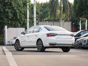 Nuova Skoda <span class=keywords><strong>Superb</strong></span> 2024 TSI280 DSG Edizione Premium Berlina Pneumatici R18 Turbo Luci LED Tetto Panoramico - Product Image 5