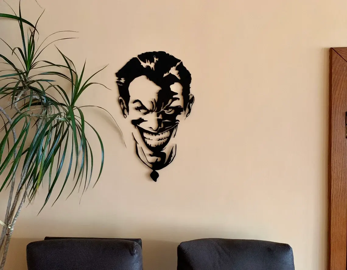 Metal Wall Art Laughing Joker Face Wall Hanging Sign Comic Housewarming Black Sculpture Office Home Decor Teen Boys Room Movie