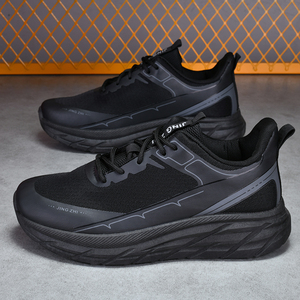 Chaussures de sport athlétiques à talon pour hommes, design à sangle, noires, décontractées, pour l'entraînement - Product Image 2