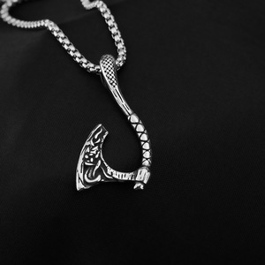 Collar con Colgante de Hacha Vikinga de Acero Inoxidable para Hombre, Estilo Retro Hip Hop, Diseño Geométrico, Forma de Espada Asimétrica, Joyería de Moda - Product Image 3