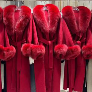 Abrigo Largo de Invierno para Mujer en Cachemira y Lana con Cuello de Piel de Zorro Real, Cálido y Moderno - Product Image 4