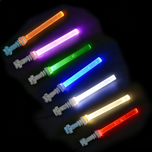 <span class=keywords><strong>Sabre</strong></span> <span class=keywords><strong>laser</strong></span> LED en stock, alimenté par USB, <span class=keywords><strong>sabre</strong></span> lumineux, figurines de la guerre des étoiles, ensembles de blocs de construction d'anime, épée militaire, armes, jouet d'armée - Product Image 1