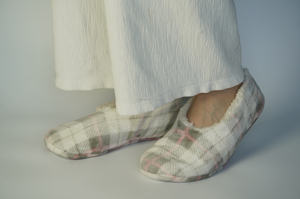 Chaussons d'intérieur OEM ultra doux en polaire, antidérapants, légers, pour l'hiver et l'automne, à bout ouvert, confortables, style <span class=keywords><strong>ballerine</strong></span> - Product Image 1