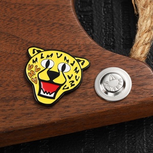 Chaud doux dur émail broche personnalisé dessin animé alliage métal Badge or argent 3D tigre poulet chat Animal Anime émail broches esprit magnétique - Product Image 4