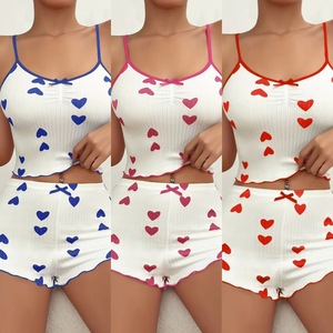 Летняя распродажа: Женский сексуальный комплект пижамы из спандекса с принтом в виде сердец, топ-ками и шорты, ночная одежда для женщин, 2 предмета. - Product Image 2