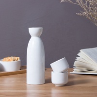 Ensemble de sakés japonais en céramique, pièces, style rétro, vente en gros, 1 bouteille de service et 4 tasses de saké