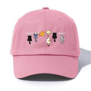 Gorra de Béisbol con Estampado Plano 2D de Gatos Adorables, con Múltiples Gatos con Diferentes Expresiones y un Patrón de Nubes y Notas Musicales - Product Image 5