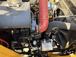 Mini-excavatrice rétro Caterpillar, chargeuse-pelleteuse sur chenilles CAT420, moteur en stock - Product Image 6