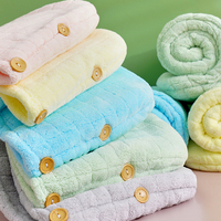 FF6434 Vente en gros de serviettes de séchage de cheveux super absorbantes personnalisées, turban pour cheveux, bonnet pour femmes, serviette de séchage de cheveux en polaire corail à carreaux