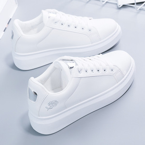 Zapatillas de <span class=keywords><strong>tenis</strong></span> para <span class=keywords><strong>mujer</strong></span> al por mayor, cómodas, de caña baja, con cordones, de piel sintética, informales, para caminar - Product Image 1