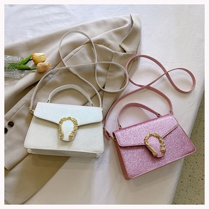 กระเป๋าถือ<span class=keywords><strong>สะ</strong></span>พายไหล่ PU รุ่นซัมเมอร์ 2026 สำหรับผู้หญิง แฟชั่นกระเป๋าสะพายข้าง กระเป๋าสไตล์วินเทจ กระดุมลายงู กระเป๋าถือแบบสะพายใต้วงแขน กระเป๋าถือขนาดเล็ก - Product Image 2