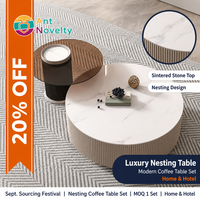 Ensemble de tables basses gigognes rondes de luxe avec plateau en pierre frittée effet marbre, table centrale moderne en verre avec base cannelée, vente directe usine OEM/ODM