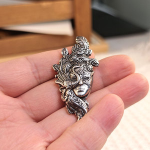 Collar con Colgante de Máscara Étnica Europea Americana, Estilo Vintage Personalizado para Hombre, Patrón Clásico Exótico SP1100 - Product Image 1