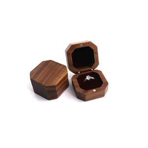 High-grade Wooden Square Jewelry Box Flannel Ring Pendant Bracelet Necklace Packaging Jewelry Gift Box Wholesale