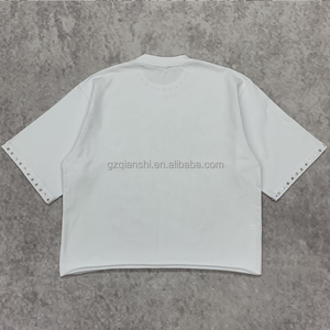 Camiseta Blanca Personalizada 100% Algodón, Impresión Serigráfica, Estilo Vintage con Pedrería, Corte Cuadrado y Recortado para Hombre - Product Image 4
