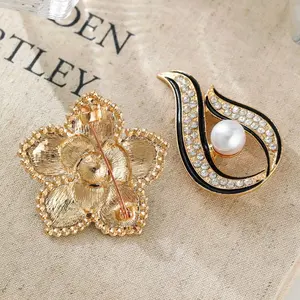 ユニセックス高級亜鉛合金金メッキクリスタルブローチピンブラックローズカメリアレッドチェストフラワーウェディングエンゲージメントギフトパーティー - Product Image 4