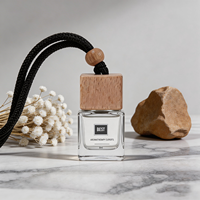 Bouteille en verre noir décorative de 8 ml pour diffuseur de parfum de voiture, sans étiquette, scellée au bouchon de liège, à suspendre