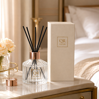 Flacons de parfum en verre de luxe personnalisés de 120 ml, vides, à rayures, avec bouchon doré/argenté, diffuseur en bois et boîte d'emballage avec étiquette