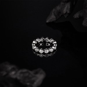 Anillo de Eternidad de Plata 925 con Moissanita para Mujer, Corte Brillante Redondo, Engaste de Bisel, Anillo de Boda Clásico Geométrico - Product Image 4