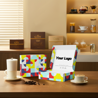 Boîte d'expédition en carton ondulé certifiée durable et écologique AT PACK pour vêtements et chaussettes, recyclable, avec logo personnalisé en relief