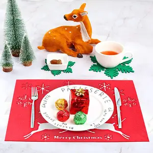 Alas Duduk Natal Set Isi 6 Inci, Alas Meja Makan Motif Kepingan Salju Natal dan Rusa Kutub Panjang Warna Merah Hijau untuk Meja Makan