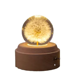 הקרנת LED אור 3D כדור בדולח זוהר מסתובב מוסיקלי תיבת עץ בסיס המתנה הטובה ביותר עבור יום הולדת חג המולד