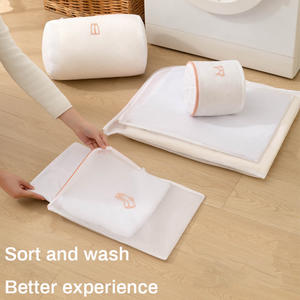 Sac à linge spécial anti-déformation à <span class=keywords><strong>filet</strong></span> fin pour le lavage en <span class=keywords><strong>machine</strong></span> et le nettoyage des vêtements - Product Image 2
