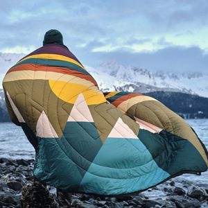 Couverture en polaire Sherpa légère, imperméable, personnalisable et imprimée, couverture portable en duvet pour le camping et la randonnée en plein air - Product Image 1