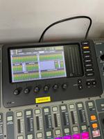 Console de mixage audio numérique Behringer X32 Compact 32 canaux reconditionnée avec écran tactile pour scène, DJ, concert, son live