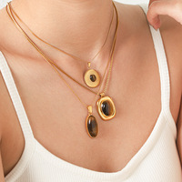 Colliers superposés vintage en or plaqué PVD 18 carats hypoallergénique avec pendentif en pierre œil de tigre et strass, ajustables, pour usage quotidien ou cadeau de mariage