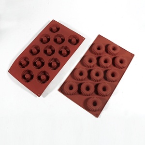 แม่พิมพ์เค้กวงกลมแบบเกลียว 12 ช่อง แม่พิมพ์อบเค้กแบบใช้แล้วทิ้ง อุปกรณ์ทำเค้ก แม่พิมพ์ตกแต่งเค้ก DIY - Product Image 5