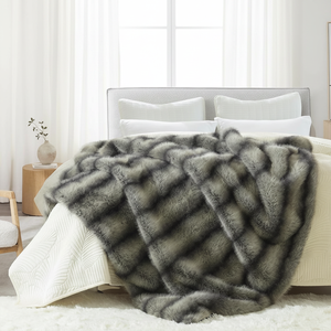 Manta de Piel Sintética de Lujo, Tejida, Suave y Acogedora, con Diseño de Lobo o Zorro, para el Invierno, Marca Zhengtai - Product Image 5