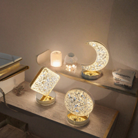 Lampe de bureau LED rechargeable en forme de lune, super populaire, avec contrôle tactile, protection oculaire, pour chevet et chambre à coucher (vente en gros)