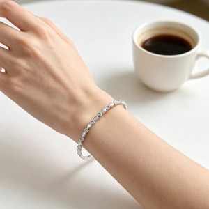 Elegante Brazalete de Acero Inoxidable en Forma de Lágrima con Cristal, Chapado en Oro/Plata, Apilable, para Mujer, Regalo de Joyería - Product Image 4
