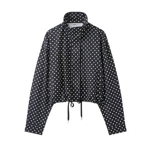 Conjunto de chaquetas personalizadas para mujer, conjunto de dos piezas con estampado de puntos Seersucker, chaqueta de manga larga, pantalones cortos, conjunto de 2 piezas OEM para mujer - Product Image 3