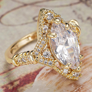 Anello di Lusso a Forma di Marquise per Donne, Elegante Gioiello da Dito in Stile Corte - Product Image 5