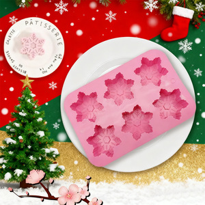 Moule à gâteau flocon de neige en silicone à 6 cavités pour la pâtisserie et la fabrication de savon - Product Image 5