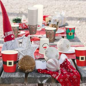 100-teilige biologisch abbaubare Einweg-Pappbecher mit 9 Unzen Weihnachts art Schneeflocke Santa Snowman ELK Light Design für den täglichen Tee Kaffee - Product Image 4