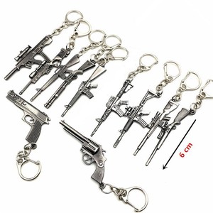 Porte-clés de jeu CF CS GO, modèle d'arme AK47 M4A1, porte-clés en métal, porte-clés pour les cadeaux des fans, taille 6 cm - Product Image 1