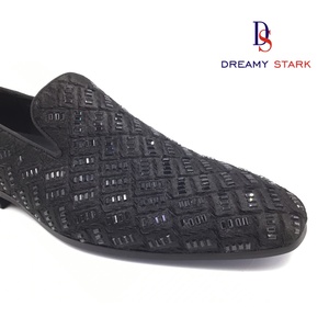 Zapatos Cómodos de Piel de Vaca Hechos a Mano de Alta Calidad y Durabilidad, con Diseño de Grabado de Diamantes y Logotipo Personalizado - Product Image 3